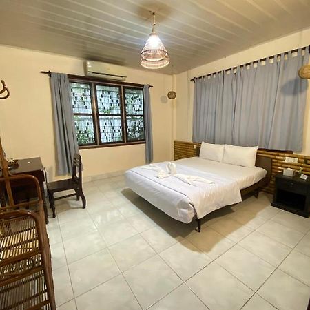 Ecran Riverfront Guesthouse Kampot Exterior photo