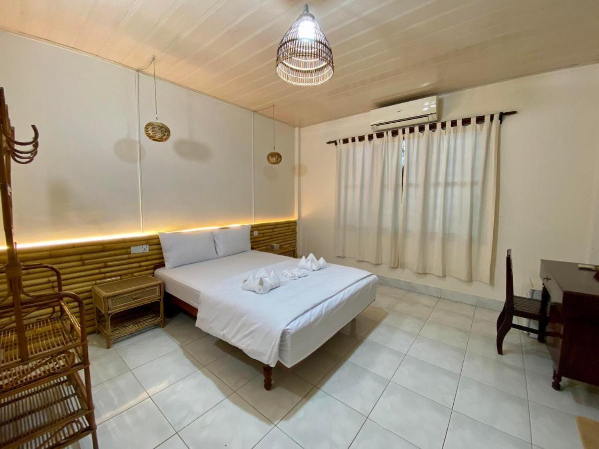 Ecran Riverfront Guesthouse Kampot Exterior photo