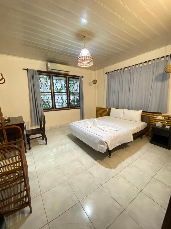 Ecran Riverfront Guesthouse Kampot Exterior photo