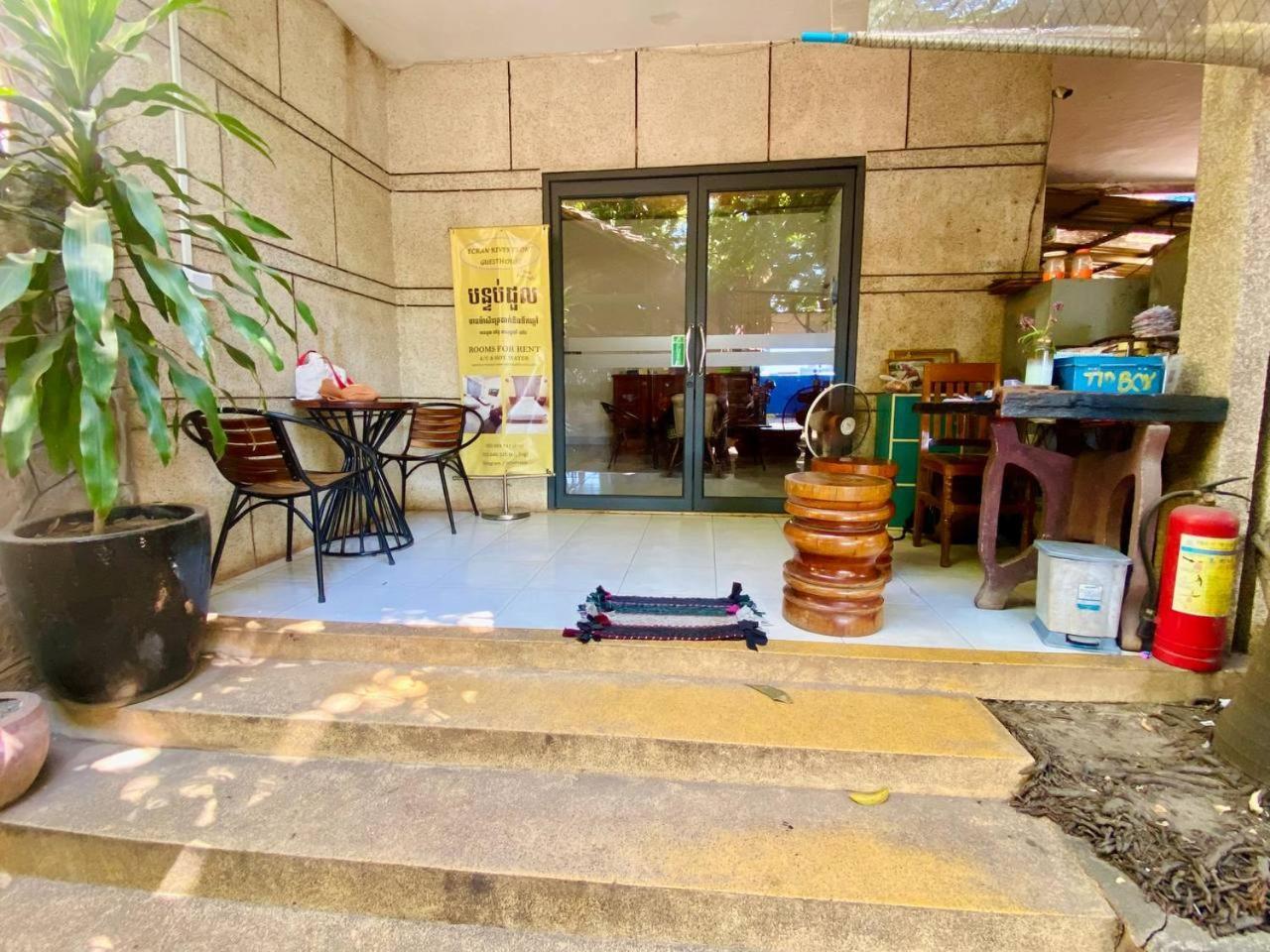 Ecran Riverfront Guesthouse Kampot Exterior photo